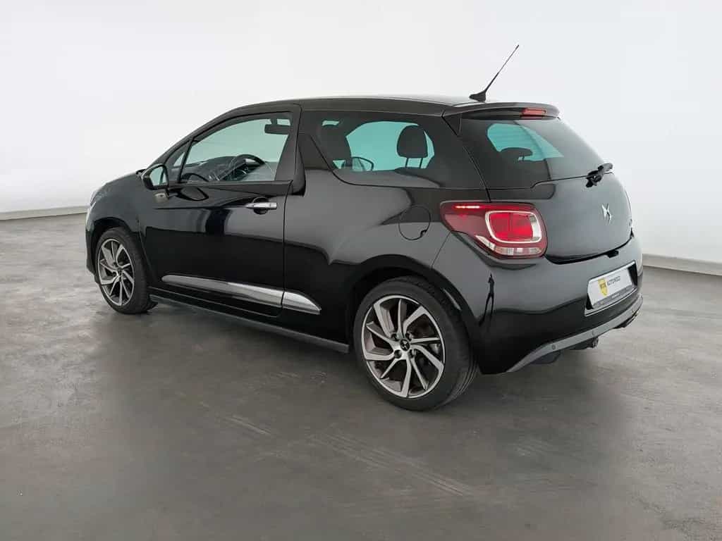 DS Automobiles DS3 3 1.2 PureTech 130 SportChic LED+LEDER+SHZ+ 08/2016-photo-6