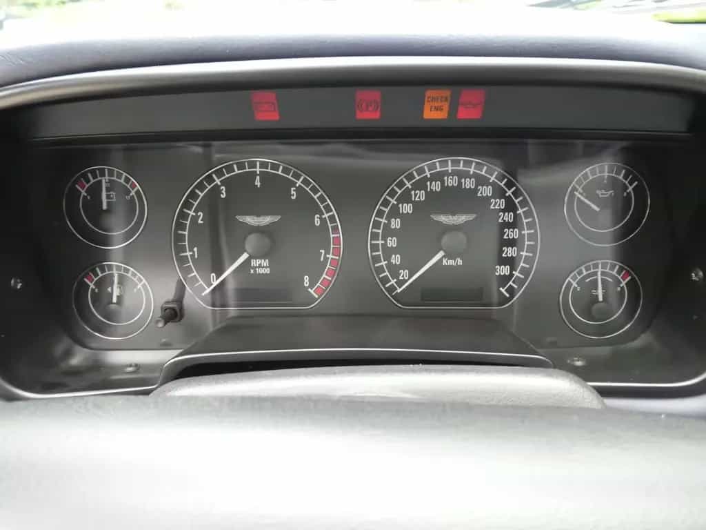 Aston Martin V12 Vantage DB7 Volante 5.9 06/2000-photo-19