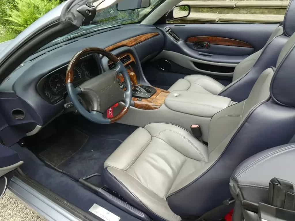 Aston Martin V12 Vantage DB7 Volante 5.9 06/2000-photo-2