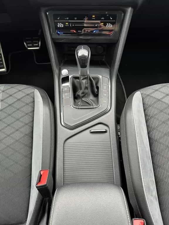 Volkswagen Tiguan 1.5 TSI DSG R-Line NAV+LED+AHK+20ZOLL+KAM 10/2021-photo-14