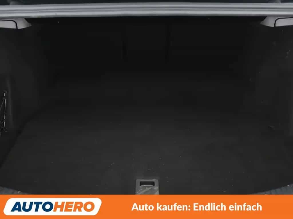 Mercedes-Benz C 180 CGI AMG Line *LED*PDC*SHZ*NAVI* 02/2015-photo-17