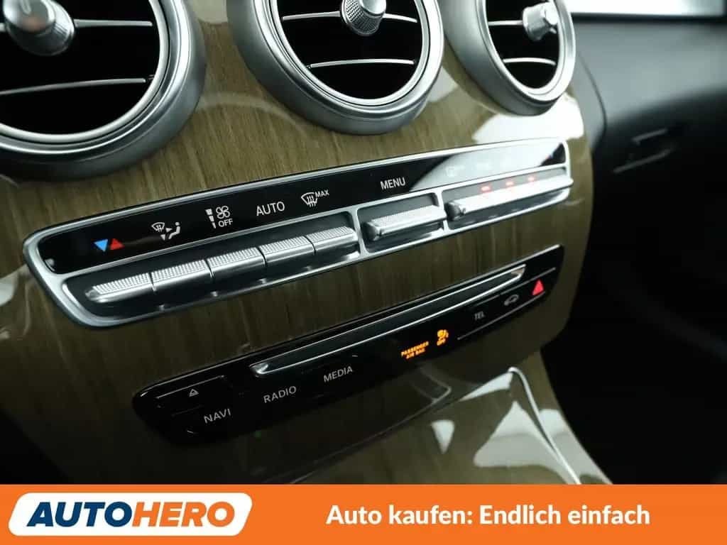 Mercedes-Benz C 180 CGI AMG Line *LED*PDC*SHZ*NAVI* 02/2015-photo-21