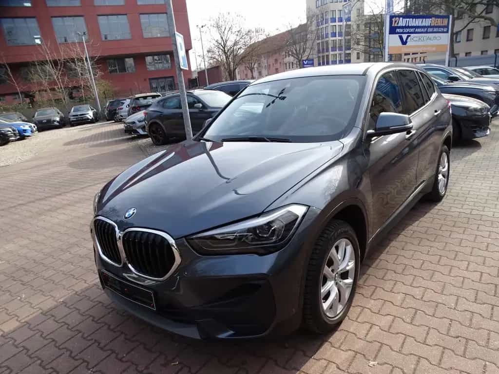 BMW X1 sDrive 18 i Advantage Steptronic 10/2022-photo-0