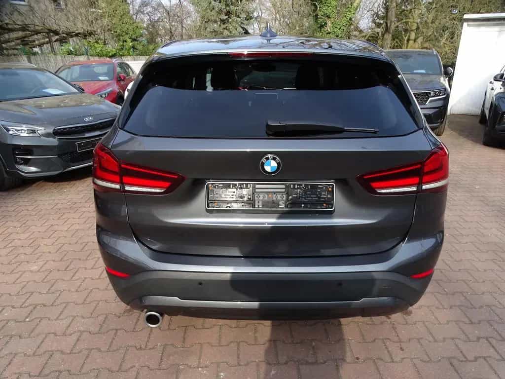 BMW X1 sDrive 18 i Advantage Steptronic 10/2022-photo-3