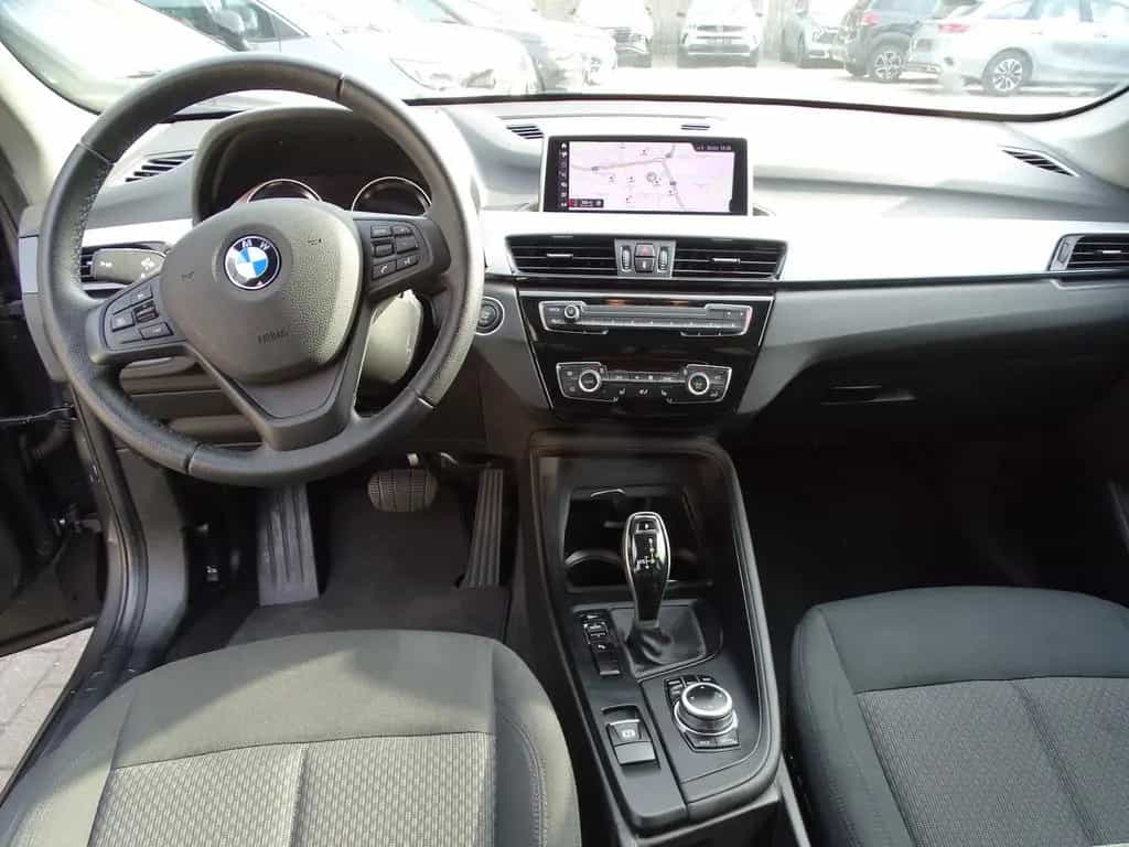 BMW X1 sDrive 18 i Advantage Steptronic 10/2022-photo-8