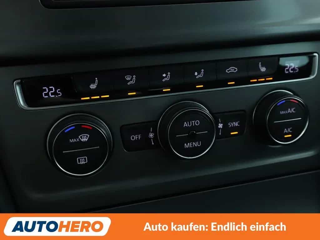 Volkswagen Golf VII 1.2 TSI Lounge BMT*NAVI*TEMPO*PDC* 02/2016-photo-22