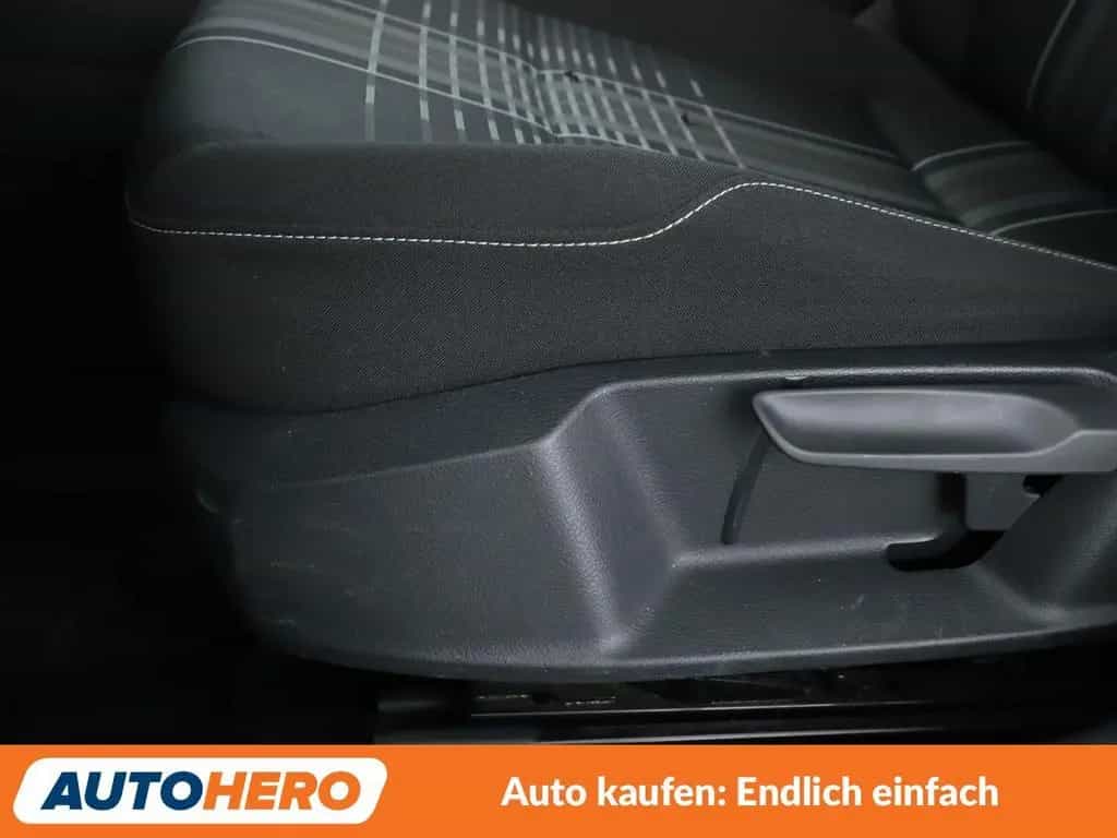 Volkswagen Golf VII 1.2 TSI Lounge BMT*NAVI*TEMPO*PDC* 02/2016-photo-26