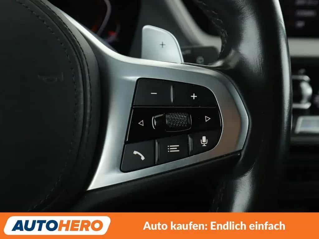 BMW M135 1er M135i xDrive Aut.*NAVI*HEAD-UP*LED*TEMPO*PDC 01/2021-photo-31