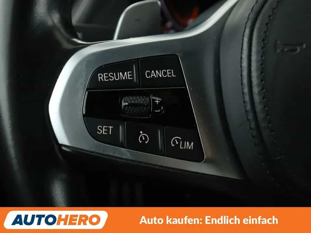 BMW M135 1er M135i xDrive Aut.*NAVI*HEAD-UP*LED*TEMPO*PDC 01/2021-photo-32