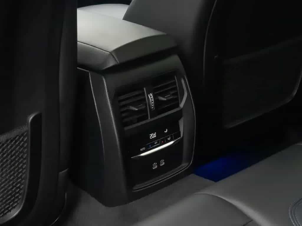 BMW 320 i M Sport Alarm DAB Kamera Komfort Standhzng 04/2022-photo-28