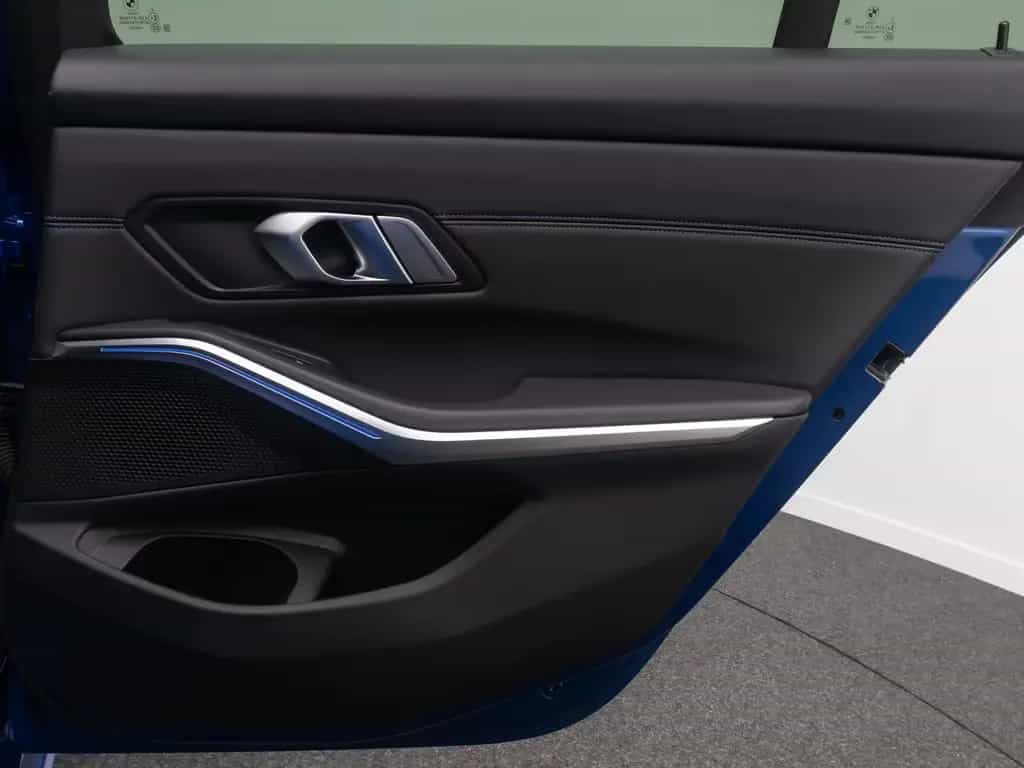 BMW 320 i M Sport Alarm DAB Kamera Komfort Standhzng 04/2022-photo-30