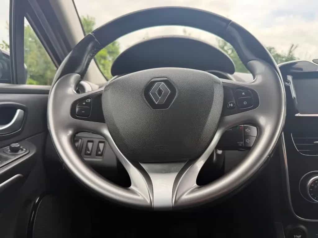 Renault Clio IV Grandtour Limited Sport Lenkrad 09/2016-photo-14