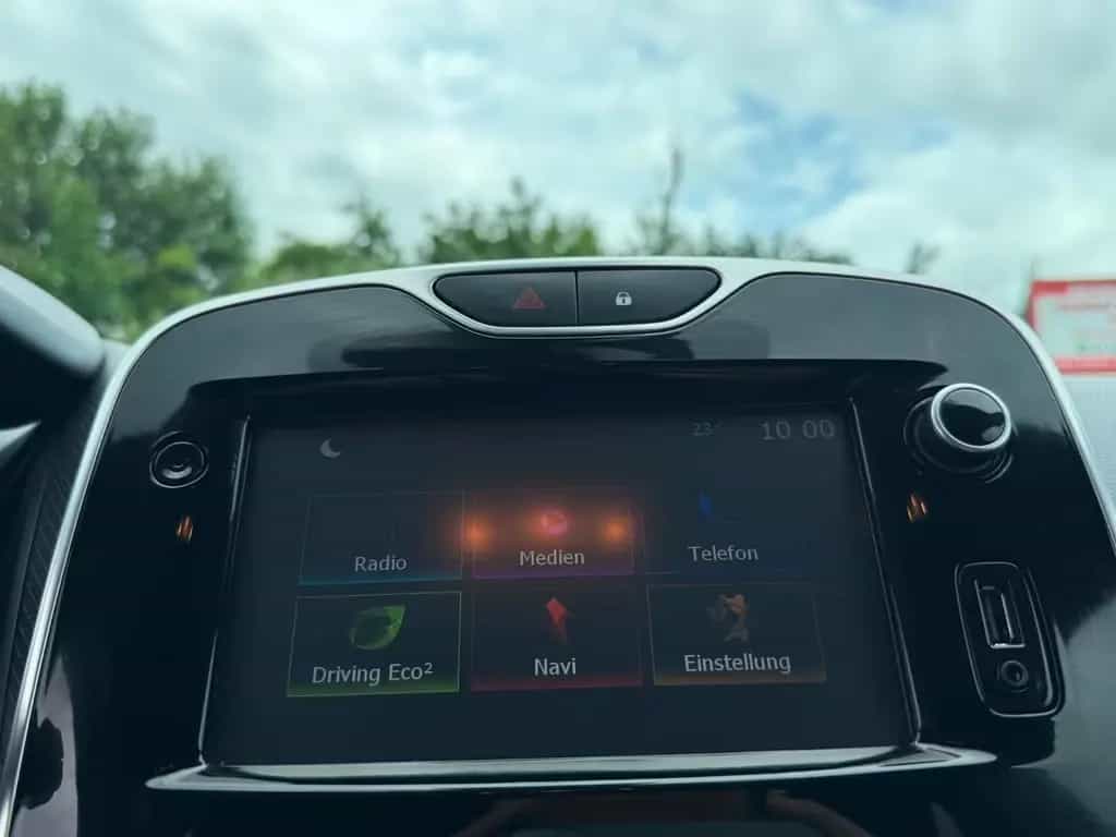 Renault Clio IV Grandtour Limited Sport Lenkrad 09/2016-photo-17