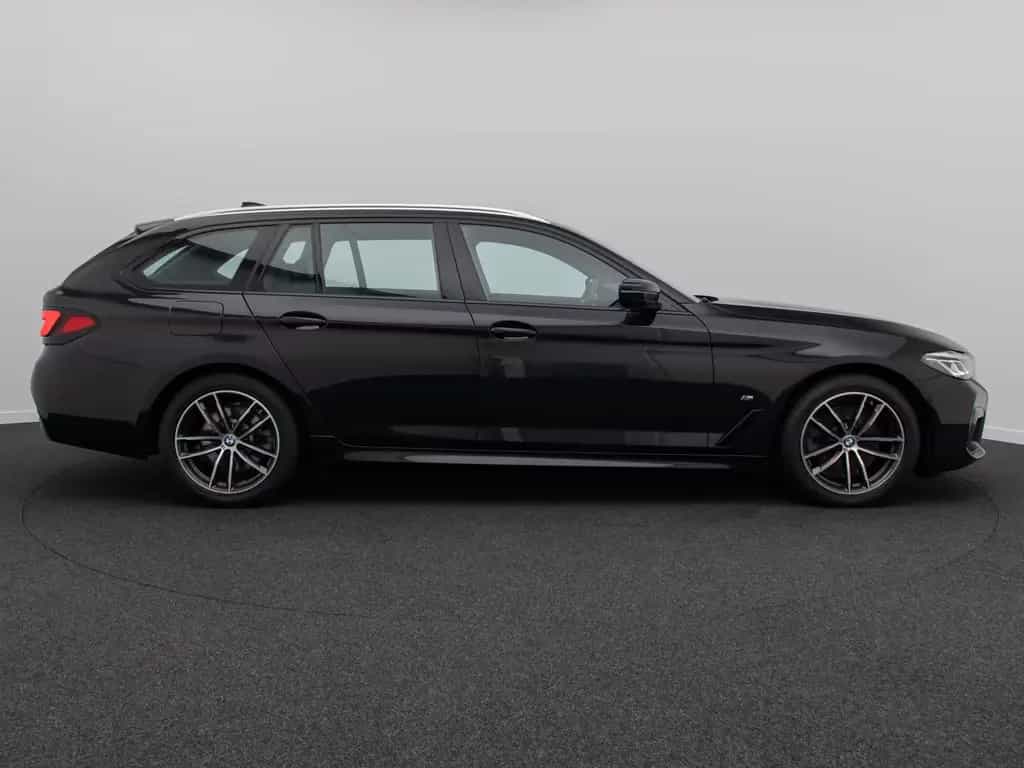 BMW 520 d xD M Sport 4xKlima DAB HiFi Komfort DispKey 02/2022-photo-4