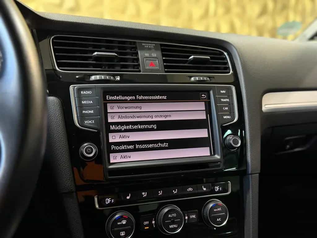 Volkswagen Golf VII Lim.|R-LINE|NAVI|XENON|DYNAUDIO|LED| 10/2014-photo-23