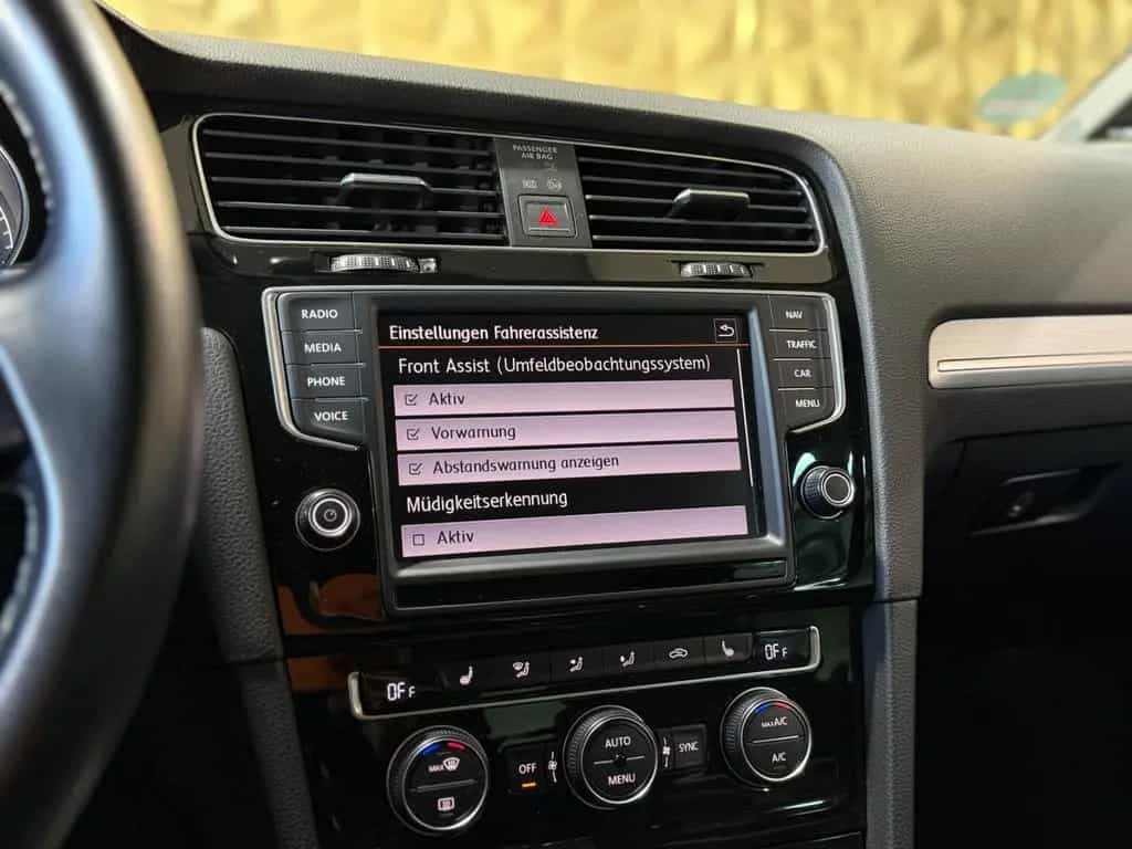 Volkswagen Golf VII Lim.|R-LINE|NAVI|XENON|DYNAUDIO|LED| 10/2014-photo-30