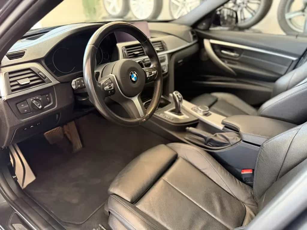 BMW 320 i xDrive M Sport*VOLL*Pano*AHK*ACC*H&K*1.Hand 11/2018-photo-10