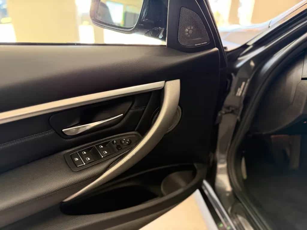 BMW 320 i xDrive M Sport*VOLL*Pano*AHK*ACC*H&K*1.Hand 11/2018-photo-18