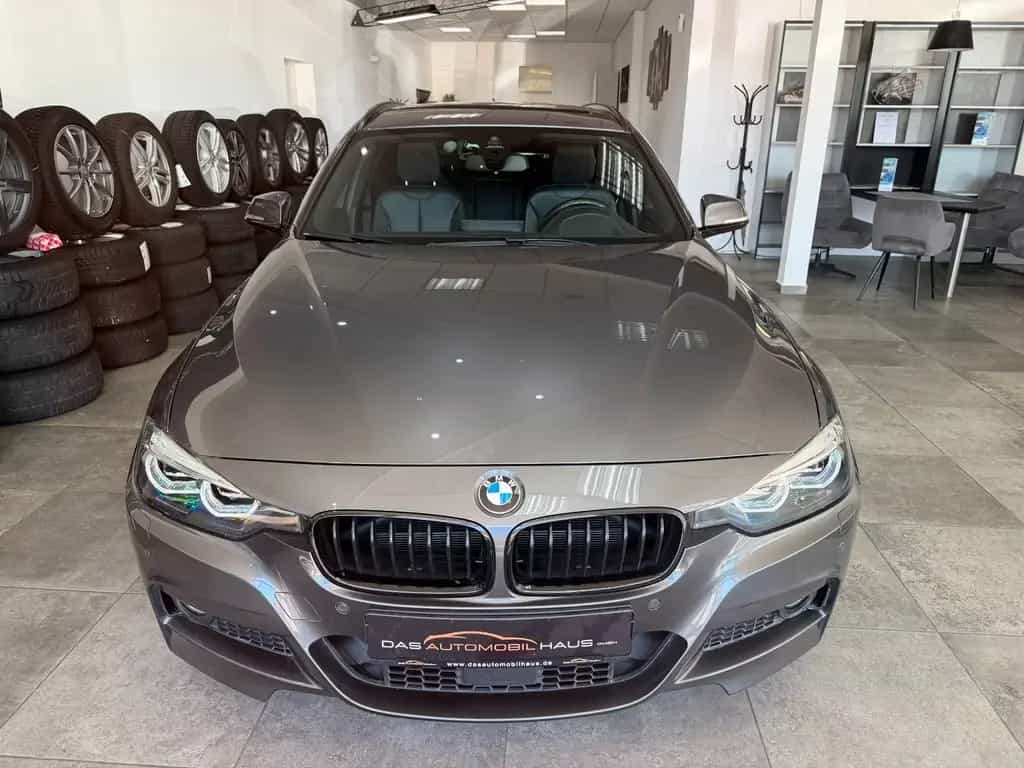 BMW 320 i xDrive M Sport*VOLL*Pano*AHK*ACC*H&K*1.Hand 11/2018-photo-3