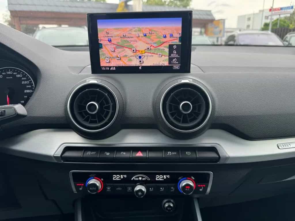 Audi Q2 /Sport/Klimaautom/Sitzhz/LED/Tempo/PDC/1.Hand 07/2018-photo-13
