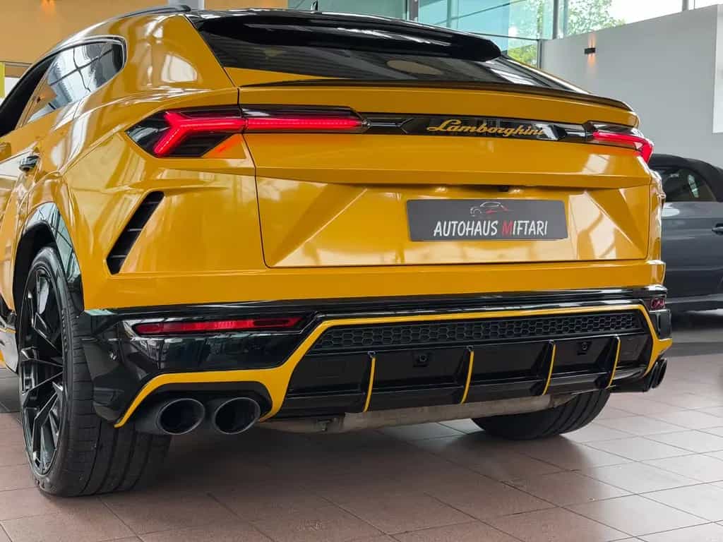 Lamborghini Urus Carbon Q-Citura Pano B&O HUD Ambiente 23" 07/2022-photo-18