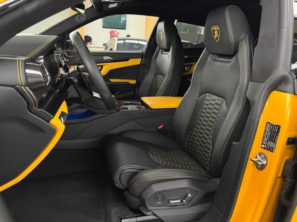 Lamborghini Urus Carbon Q-Citura Pano B&O HUD Ambiente 23" 07/2022-photo-22
