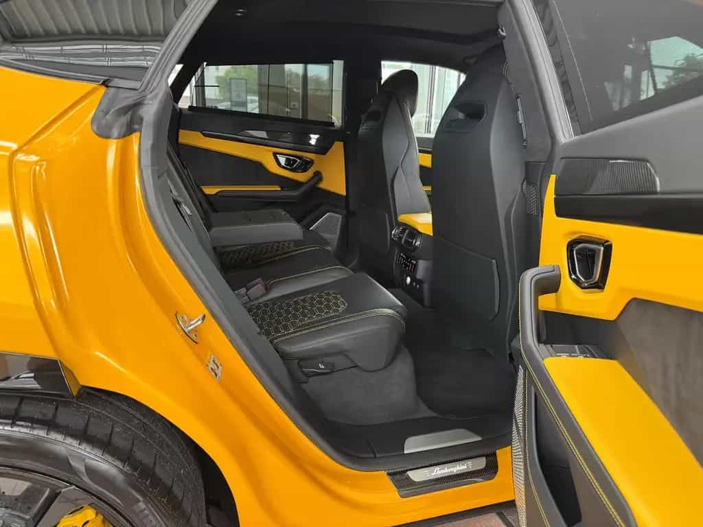 Lamborghini Urus Carbon Q-Citura Pano B&O HUD Ambiente 23" 07/2022-photo-24
