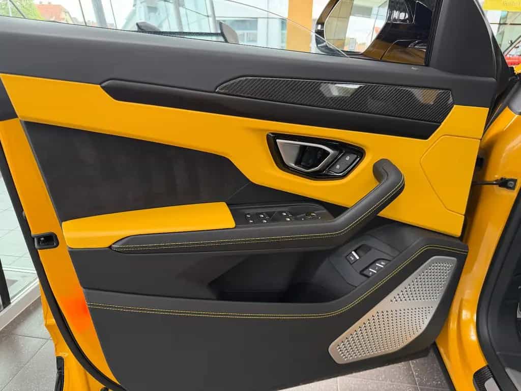 Lamborghini Urus Carbon Q-Citura Pano B&O HUD Ambiente 23" 07/2022-photo-30