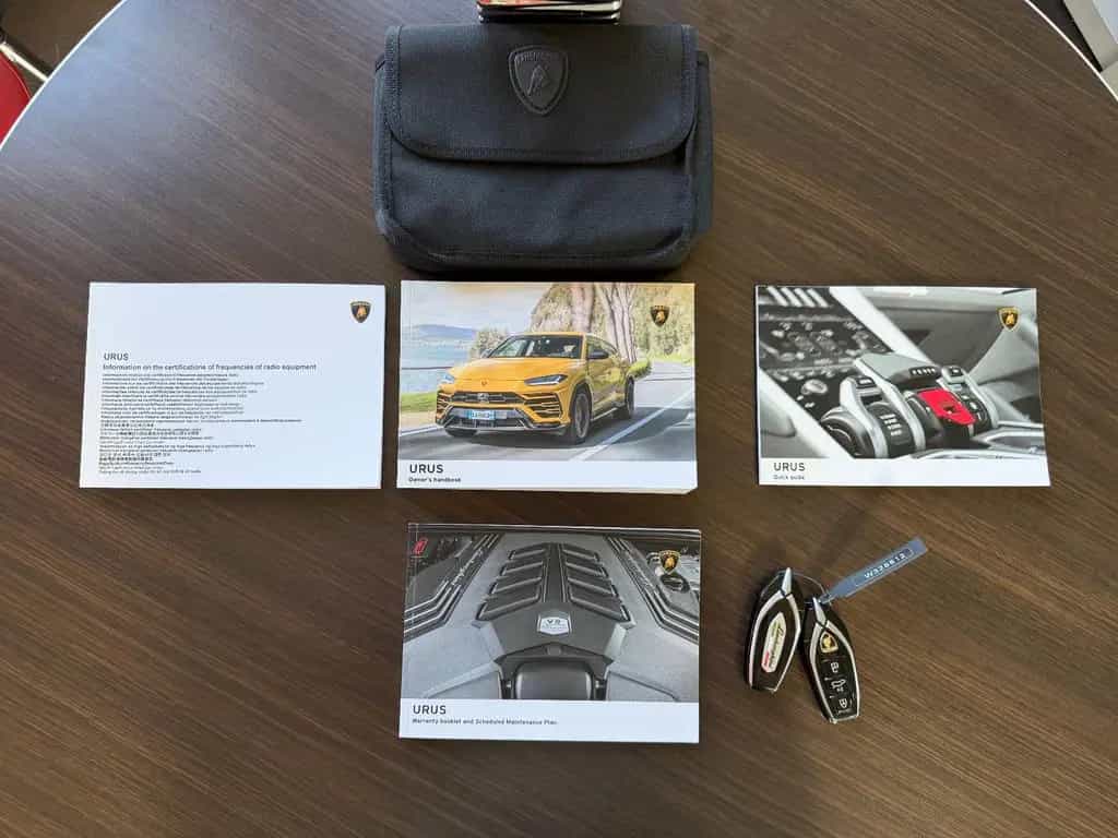 Lamborghini Urus Carbon Q-Citura Pano B&O HUD Ambiente 23" 07/2022-photo-48