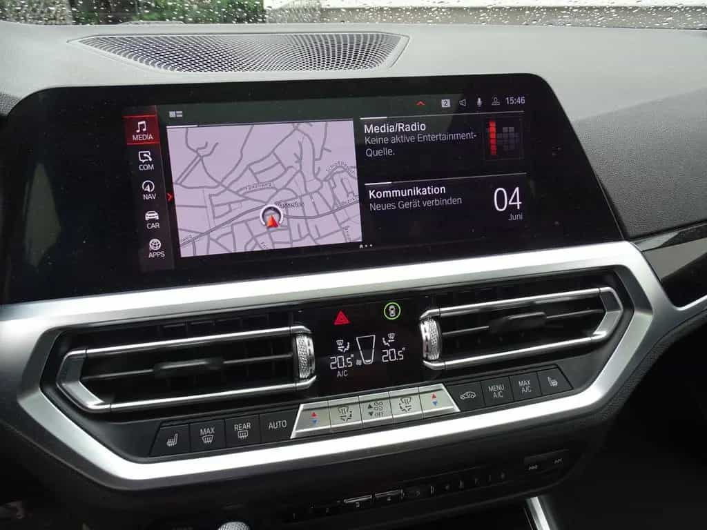 BMW 320 d Sport Line - 360°CAM, HeadUp, LenkHeiz.,H&K 04/2019-photo-17