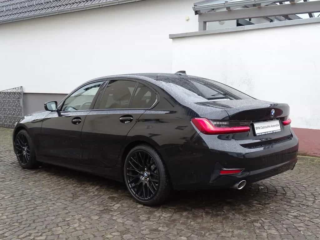 BMW 320 d Sport Line - 360°CAM, HeadUp, LenkHeiz.,H&K 04/2019-photo-4