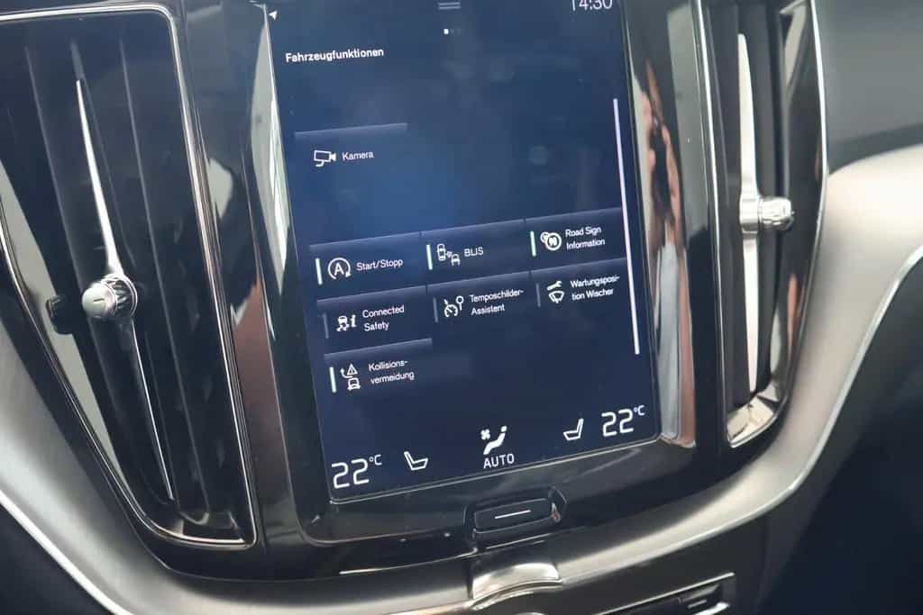 Volvo XC60 Momentum LED 360 Kamera CarPlay 12/2018-photo-19