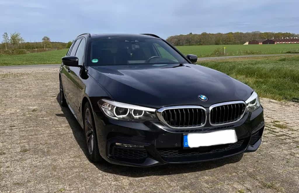BMW 530 d Touring*M-Paket*ACC*HUD*Panorama*AktivL*AHK 08/2017-photo-0