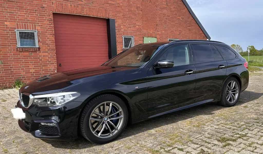 BMW 530 d Touring*M-Paket*ACC*HUD*Panorama*AktivL*AHK 08/2017-photo-3
