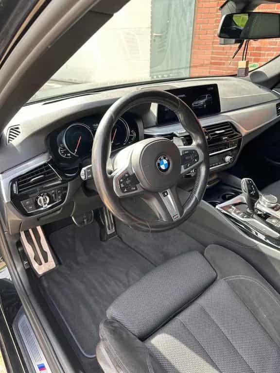 BMW 530 d Touring*M-Paket*ACC*HUD*Panorama*AktivL*AHK 08/2017-photo-9