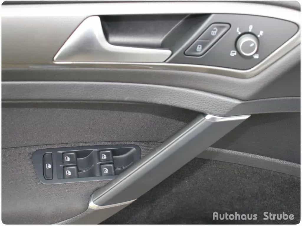 Volkswagen Golf VII IQ.DRIVE 1.0 TSI STANDH. APP CONNECT 06/2019-photo-19