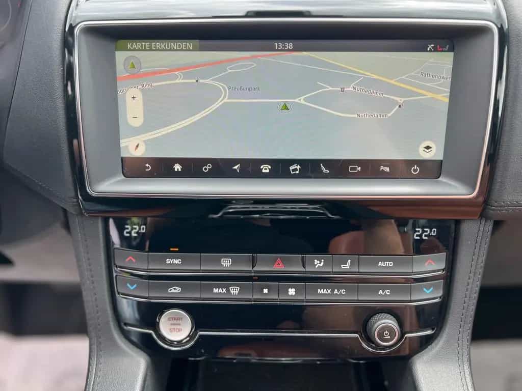 Jaguar F-Pace F-PACE Portfolio AWD*PANORAMA*LED*CAM*SHZ 09/2020-photo-19
