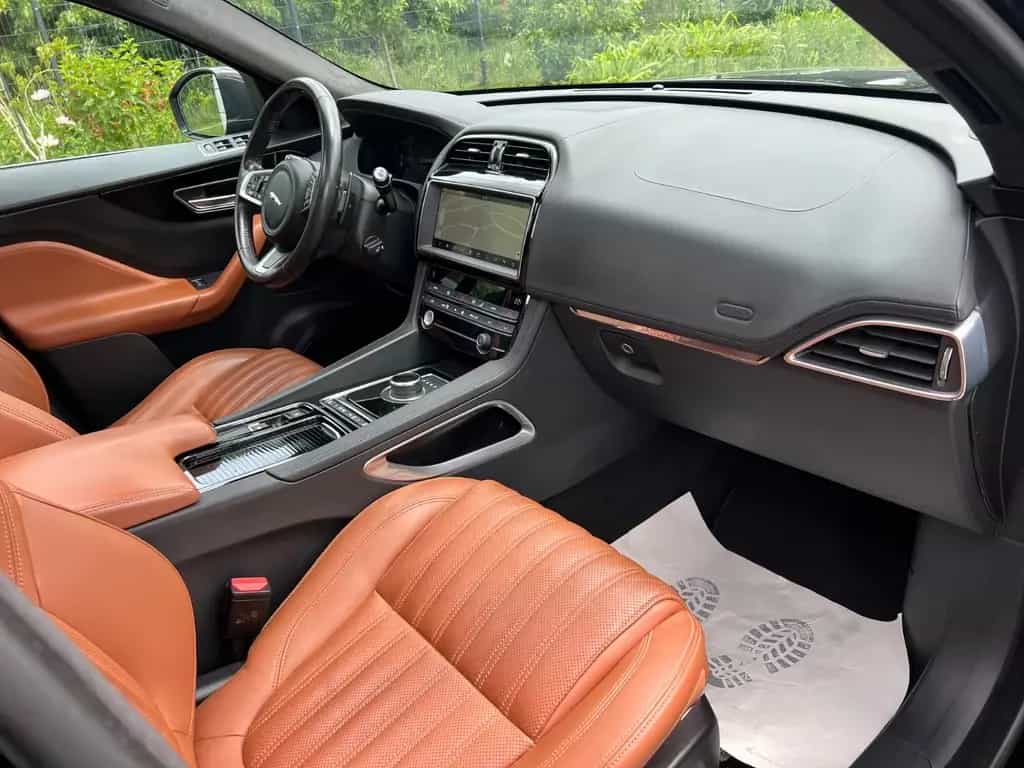 Jaguar F-Pace F-PACE Portfolio AWD*PANORAMA*LED*CAM*SHZ 09/2020-photo-9