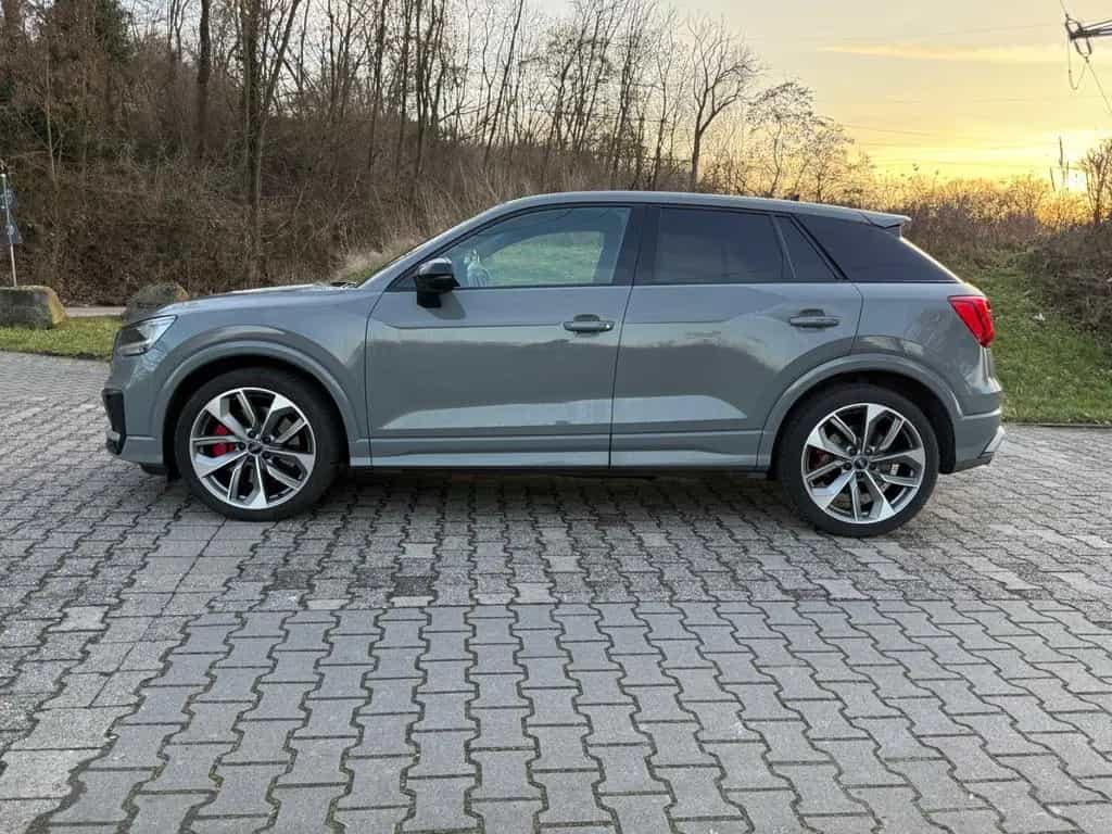 Audi SQ2 TFSI / 8 fach Bereift/Tüv Neu/ voll Ausstatt 01/2020-photo-1
