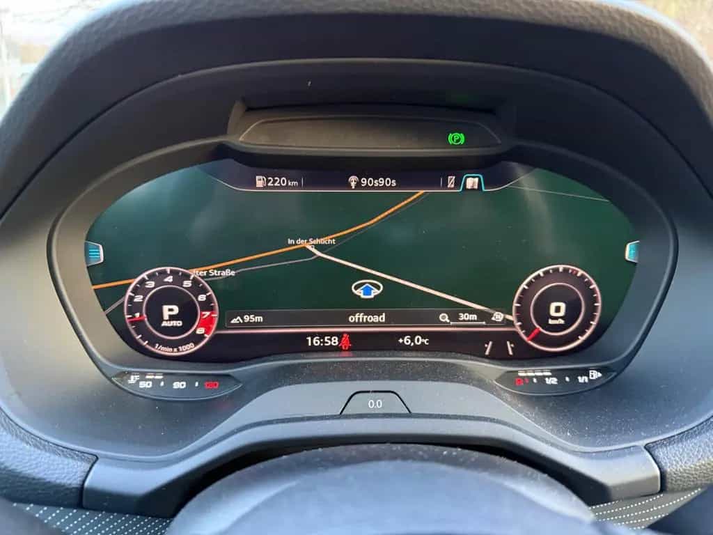Audi SQ2 TFSI / 8 fach Bereift/Tüv Neu/ voll Ausstatt 01/2020-photo-13
