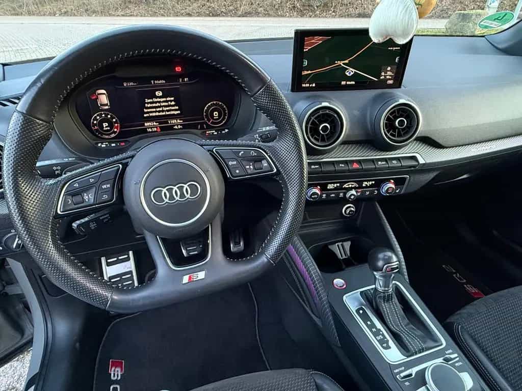Audi SQ2 TFSI / 8 fach Bereift/Tüv Neu/ voll Ausstatt 01/2020-photo-14