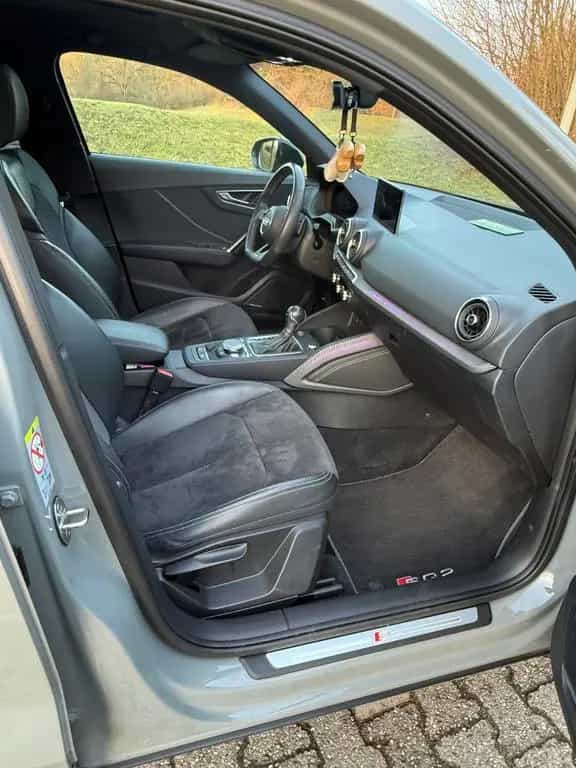 Audi SQ2 TFSI / 8 fach Bereift/Tüv Neu/ voll Ausstatt 01/2020-photo-5