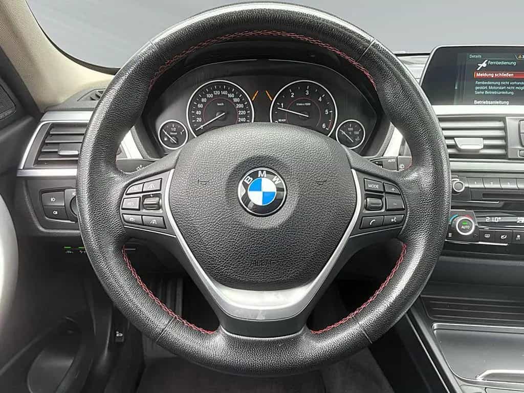 BMW 320 d SportAUT Touring  xDrive Sport LED PANO H&K 05/2019-photo-14