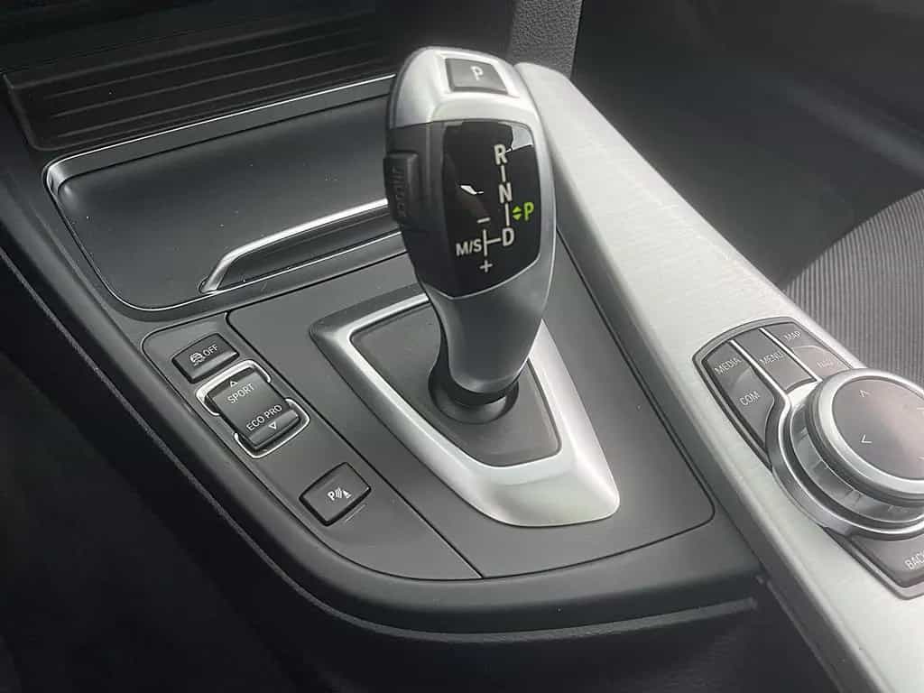 BMW 320 d SportAUT Touring  xDrive Sport LED PANO H&K 05/2019-photo-30