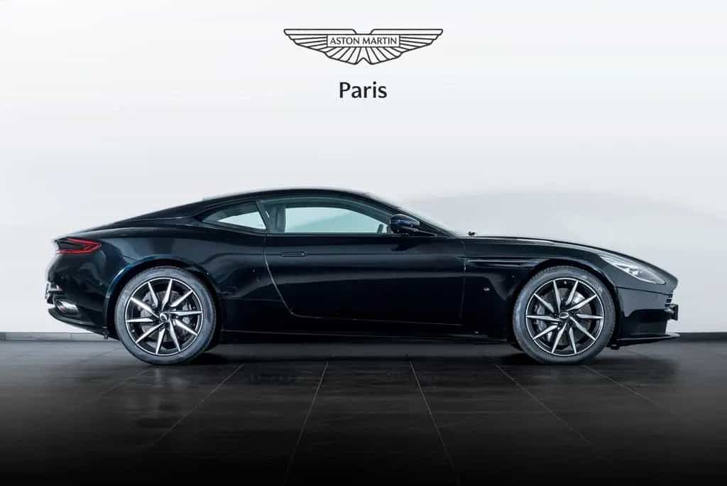 Aston Martin DB11 5.2 V12 AMR 11/2016-photo-3