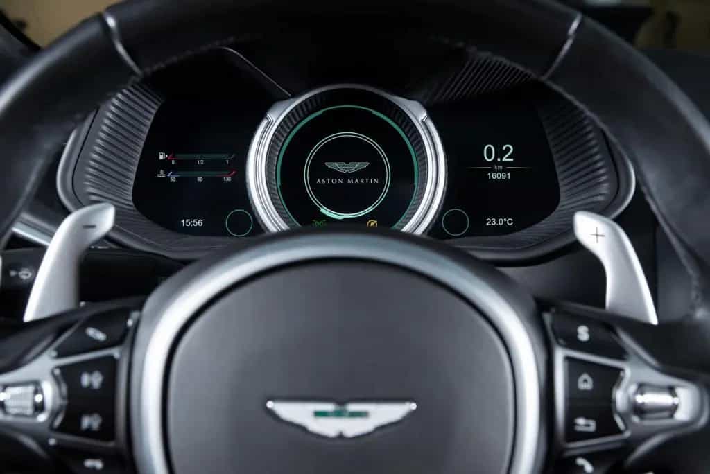 Aston Martin DB11 5.2 V12 AMR 11/2016-photo-9