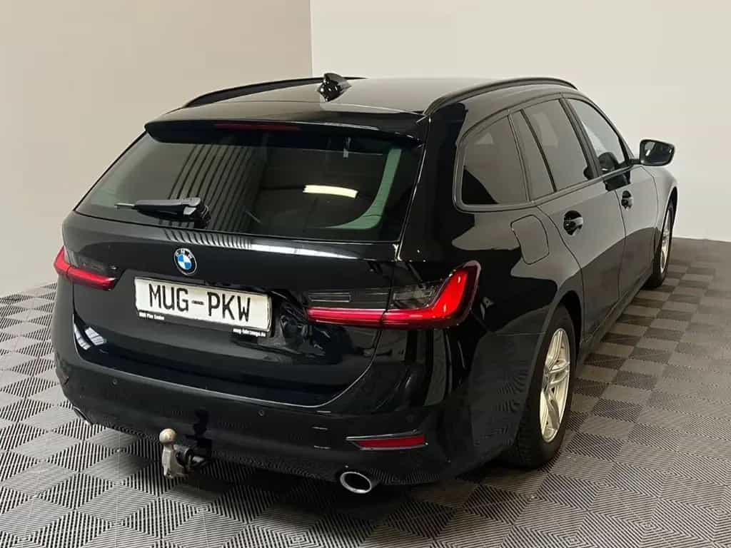 BMW 320 d Advantage*AHK/ACC/LED/AppleC.* 02/2022-photo-1