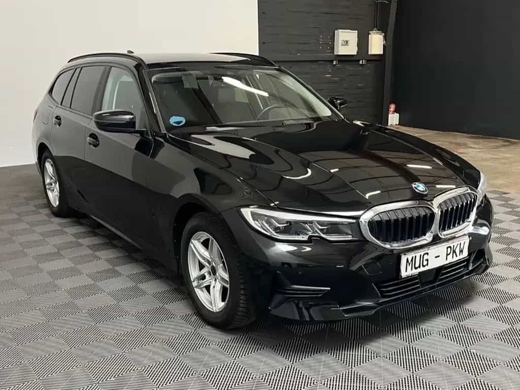BMW 320 d Advantage*AHK/ACC/LED/AppleC.* 02/2022-photo-2