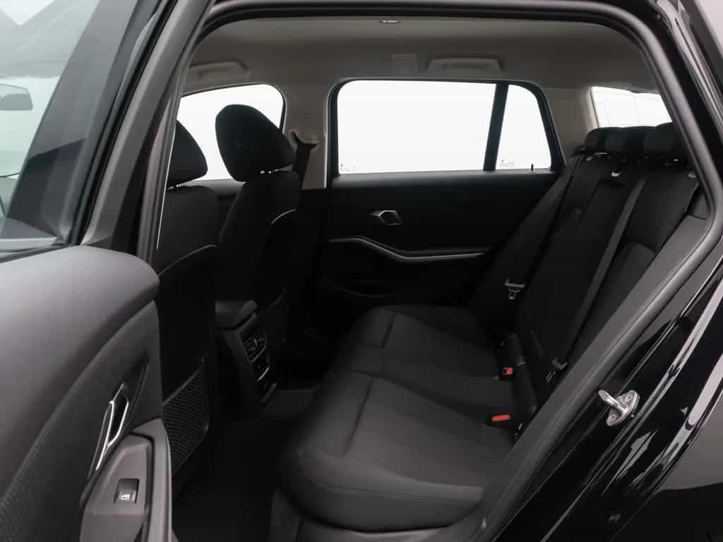 BMW 318 i GeschwindigReg HUD DAB Kamera LED Sport 04/2023-photo-25