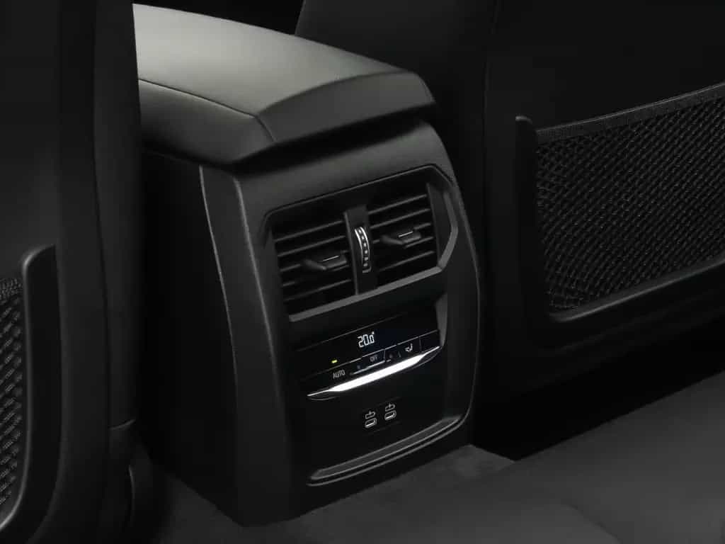 BMW 318 i GeschwindigReg HUD DAB Kamera LED Sport 04/2023-photo-27